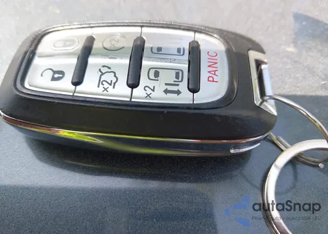 2017 Chrysler Pacifica Touring-L z USA, uszkodzony, nr VIN 2C4RC1BG7HR527307